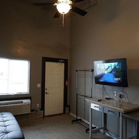 מנקאטו Riverfront Studio Suites מראה חיצוני תמונה